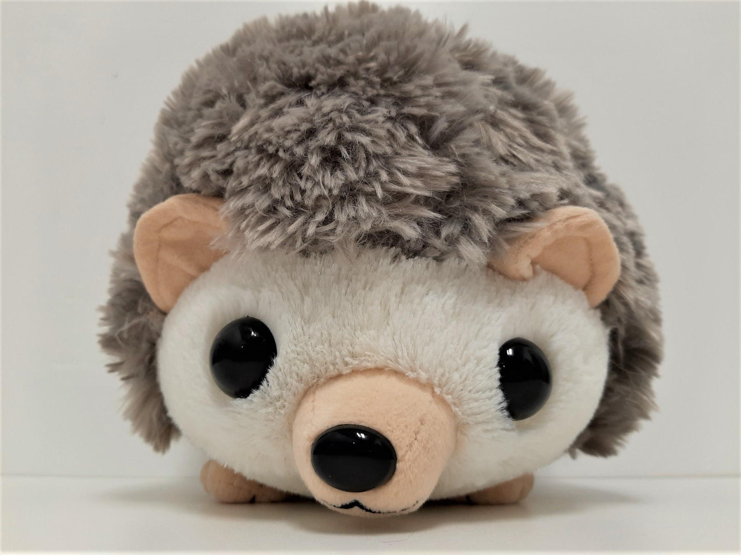 Amuse: Grey Hedgehog with Star 13"