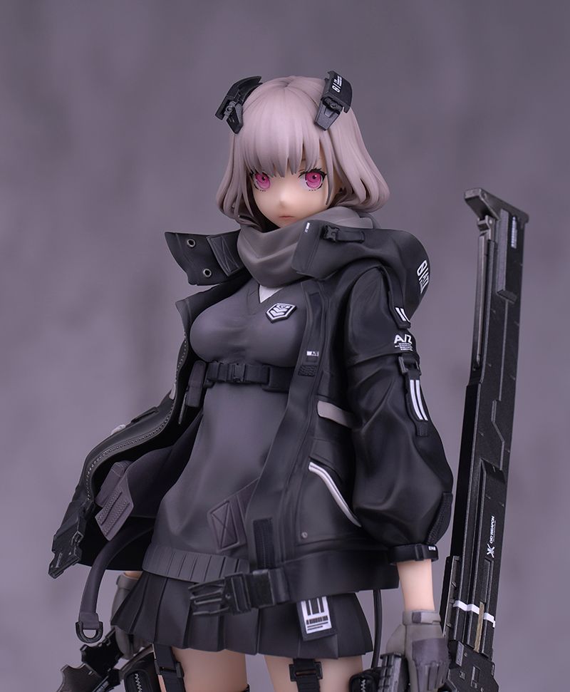 A-Z: [B] 1/7 Scale Figurine