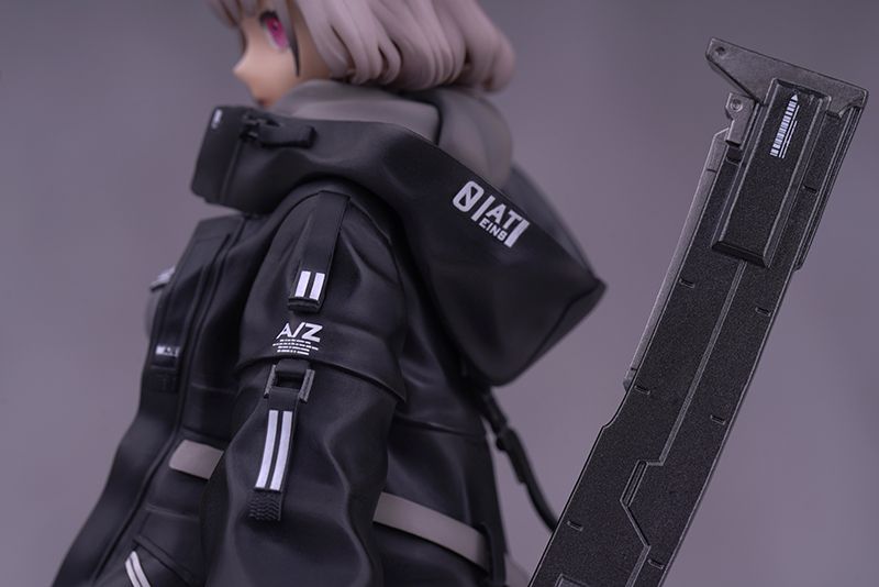 A-Z: [B] 1/7 Scale Figurine
