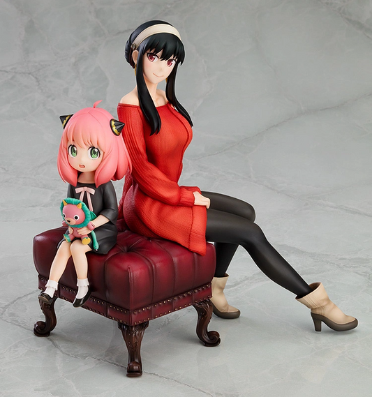 Spy x Family: Anya and Yor 1/7 Scale Figurine ***Box Damage***