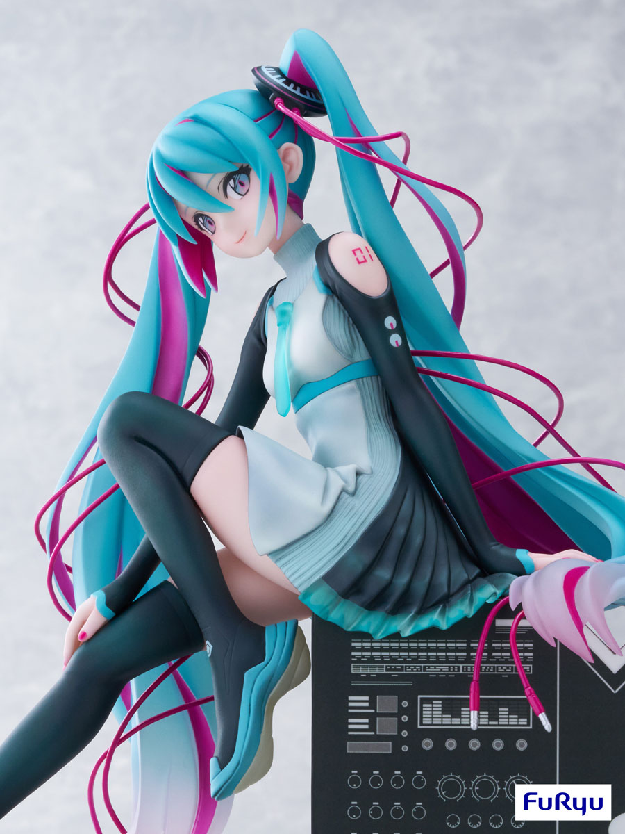 Vocaloid: Hatsune Miku X MTV 1/7 Scale Figurine