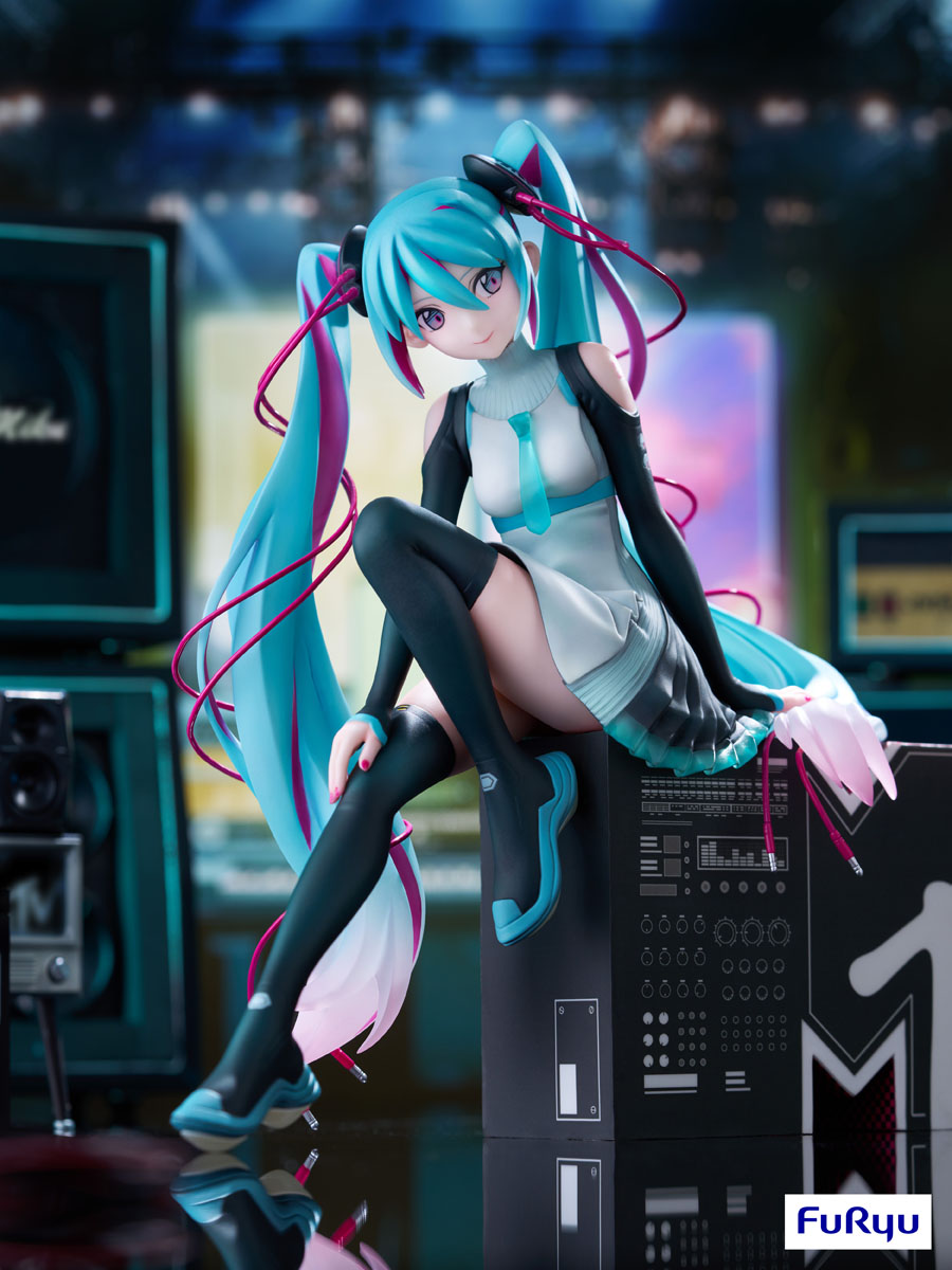 Vocaloid: Hatsune Miku X MTV 1/7 Scale Figurine