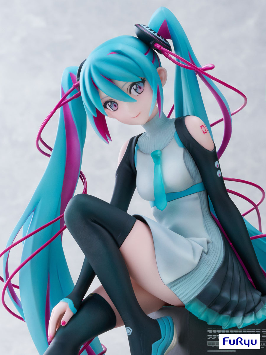 Vocaloid: Hatsune Miku X MTV 1/7 Scale Figurine