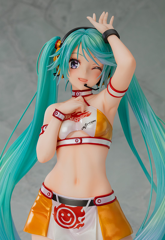 Vocaloid: Racing Miku 2010 Ver. 1/7 Scale Figurine