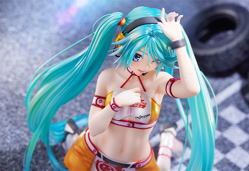 Vocaloid: Racing Miku 2010 Ver. 1/7 Scale Figurine