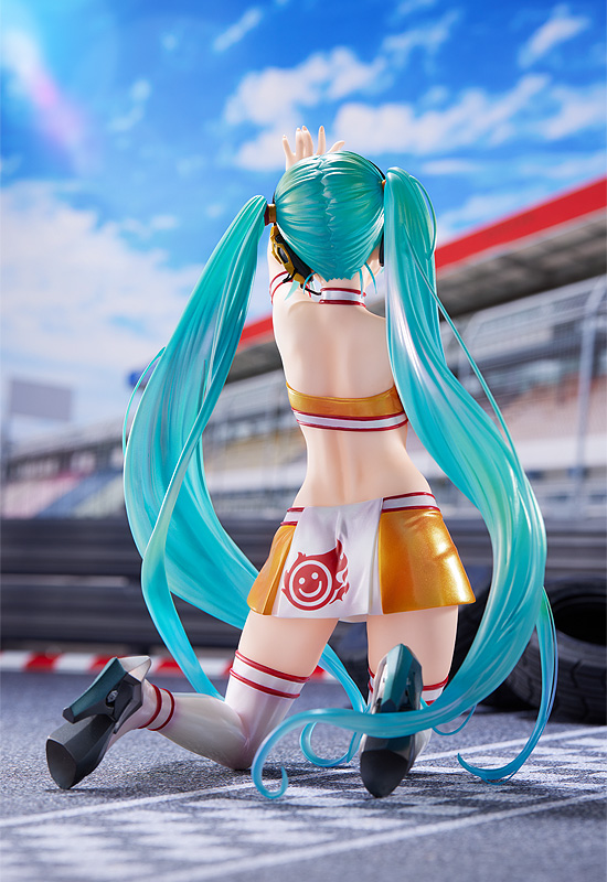Vocaloid: Racing Miku 2010 Ver. 1/7 Scale Figurine