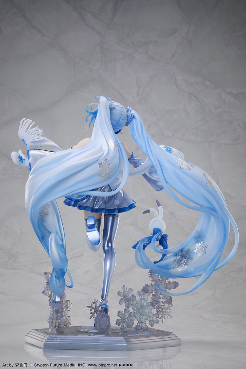 Vocaloid: Snow Miku Sky Town 10th Anniversary 1/7 Scale Figurine
