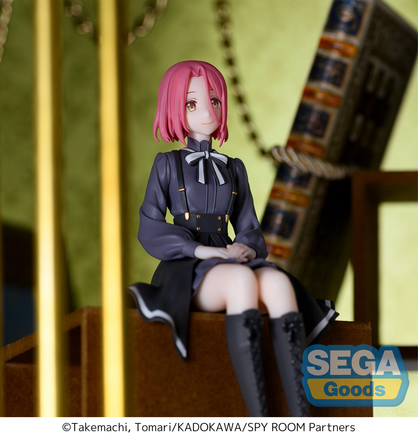 Spy Classroom: Grete Perching Prize Figure
