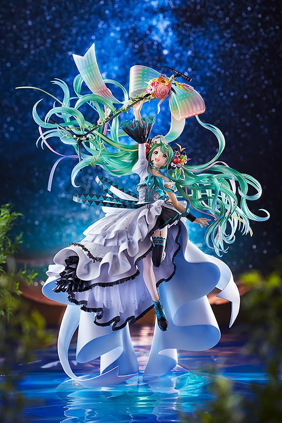 Vocaloid: Hatsune Miku Memorial Dress ver. 1/7 Scale Figure