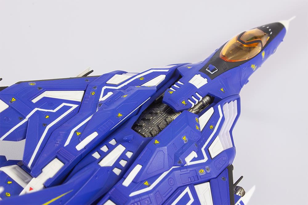 Raiden V: FT-00004A Azuma [2P Colour Ver.] Model Kit