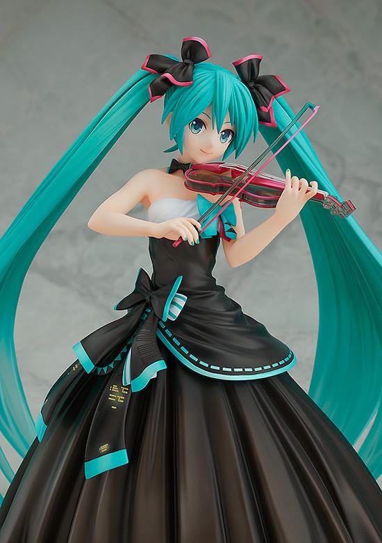 Vocaloid: Hatsune Miku 2017 Symphony Ver. 1/8 Scale Figurine