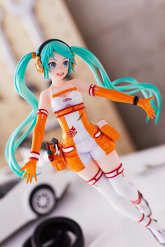 Vocaloid: Racing Miku 2010 ver. POP UP PARADE Figure