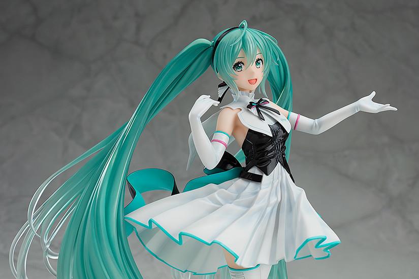 Vocaloid: Hatsune Miku 2019 Symphony Ver. 1/8 Scale Figurine