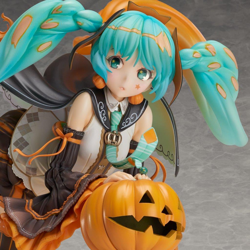 Vocaloid: Trick or Miku Figure
