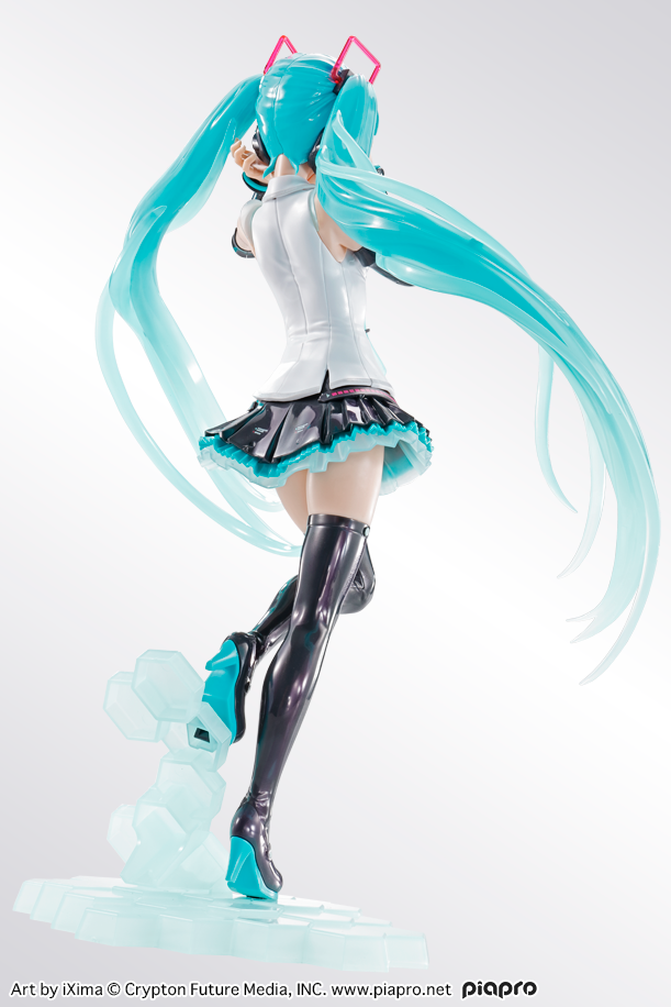 Vocaloid: Hatsune Miku V4X Figure-Rise LABO Model