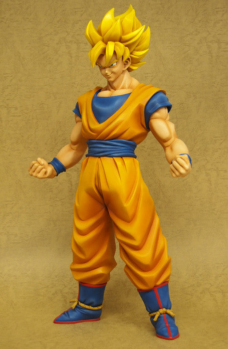 Dragon Ball Z: Super Saiyan Goku Gigantic Series 1/4 Scale