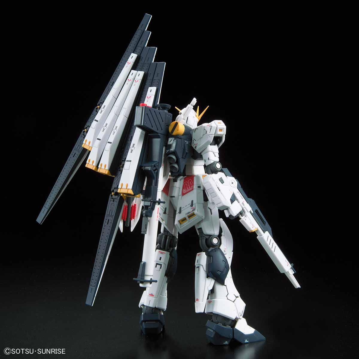 Gundam: v Gundam RG Model