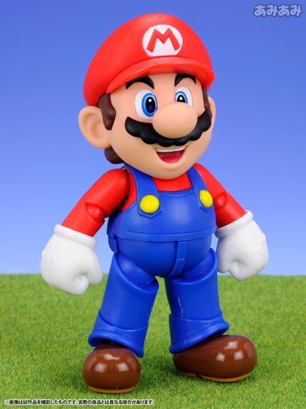 Super Mario Bros: Mario S.H. Figuarts Action Figure