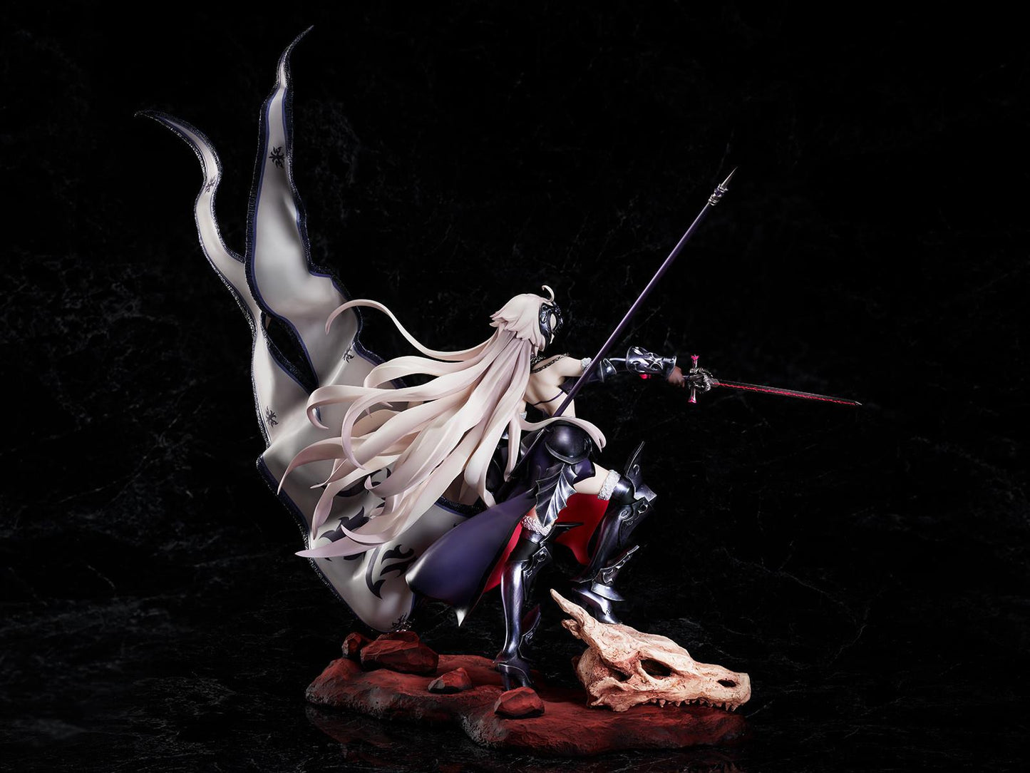 Fate/Grand Order: Avenger/Jeanne d'Arc Alter 1/7 Scale Figure