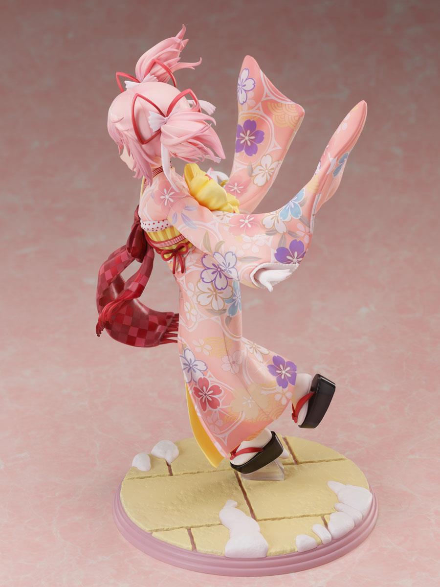 Madoka Magica: Madoka Haregi Ver. 1/7 Scale Figurine