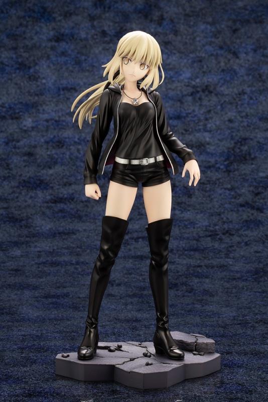 Fate/Grand Order: Saber Alter Casual Ver. 1/7 Scale Figurine