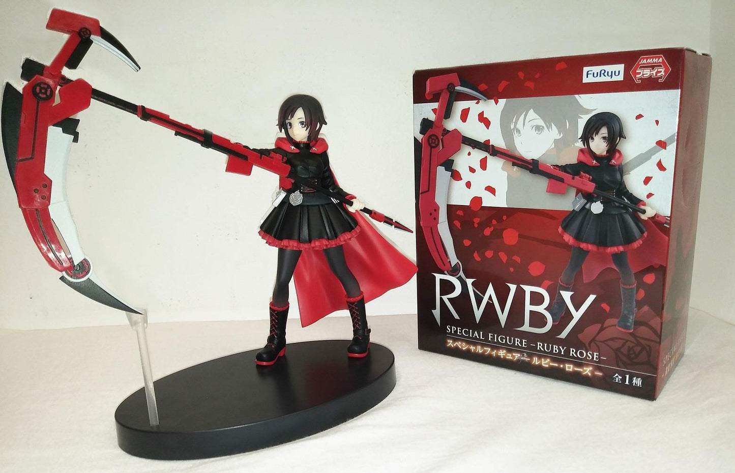 RWBY: Ruby Rose Special Figure - Displayed