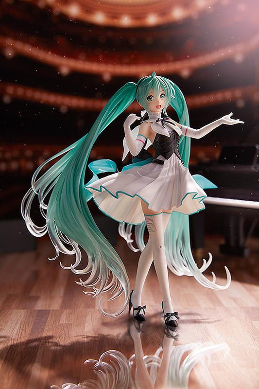 Vocaloid: Hatsune Miku 2019 Symphony Ver. 1/8 Scale Figurine